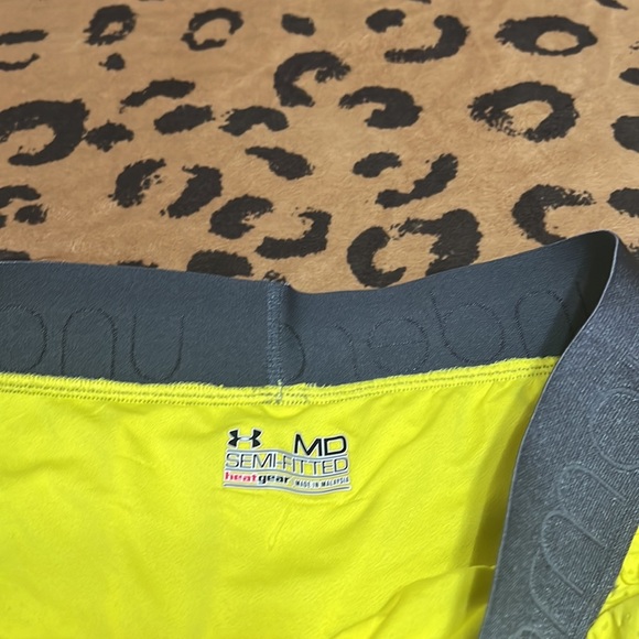 Under Armour running shorts - Picture 3 of 5